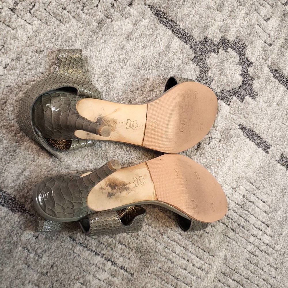 Cynthia Vincent Croc Green Sandals Siz 9 - Picture 7 of 8